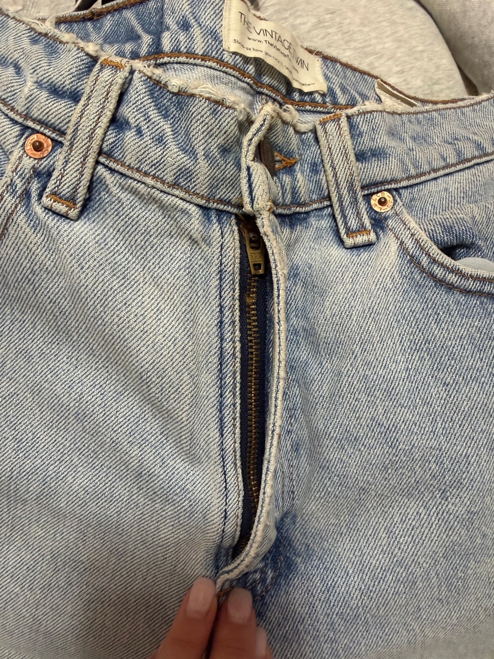 The Vintage Twin 521 Levi’s Jeans, High rise Tapered Leg Size 10 Petite - Picture 9 of 9